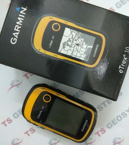 Garmin eTrex 10 Worldwide Handheld GPS Navigator 
